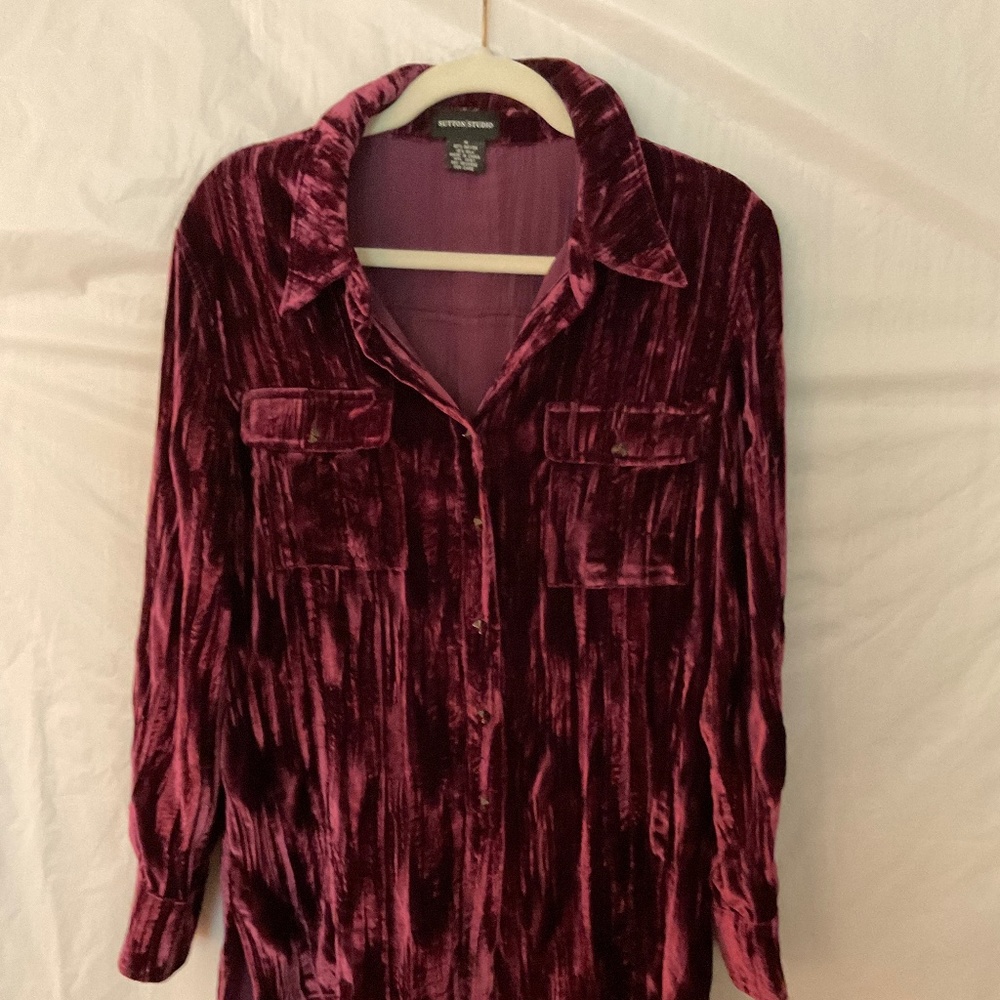 Beautiful new shirt blouse velvet purple size medium